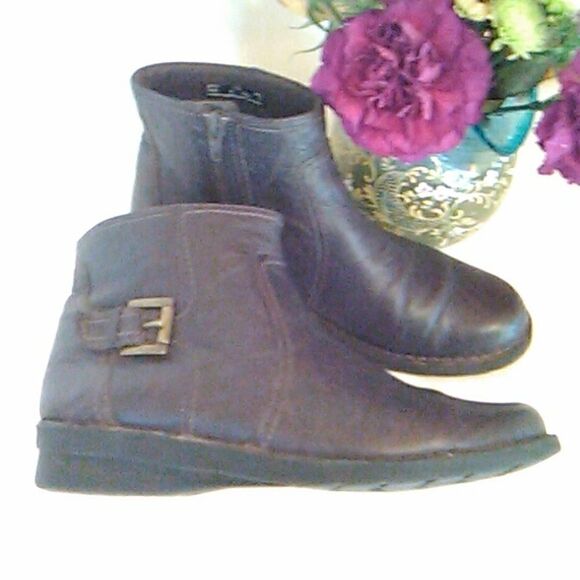 Clark's Collection Brown Low Boots - Picture 2 of 9